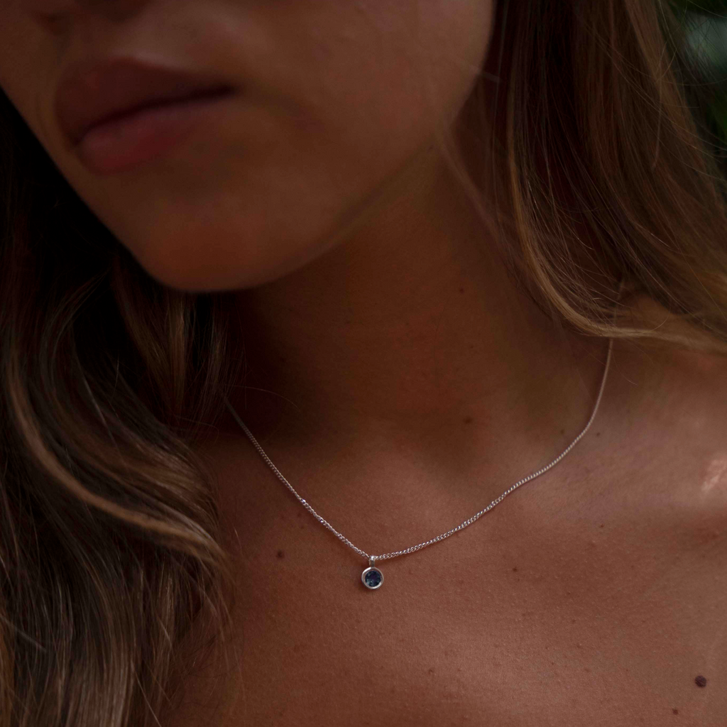 Dot Stone Necklace